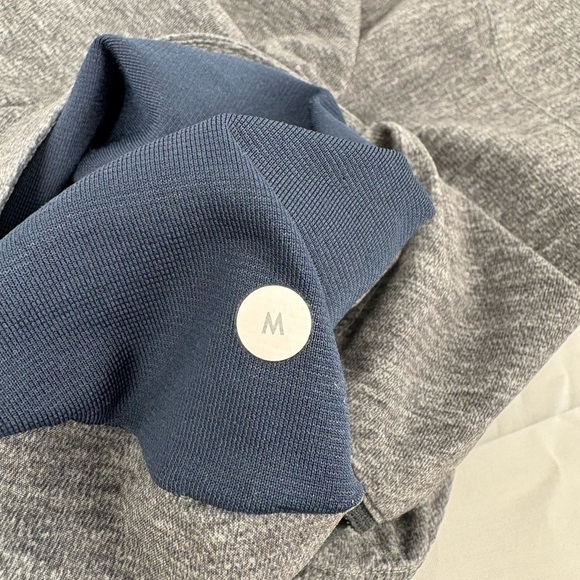 Lululemon Men’s Gray/Charcoal Gray Running Shorts - Picture 8 of 10